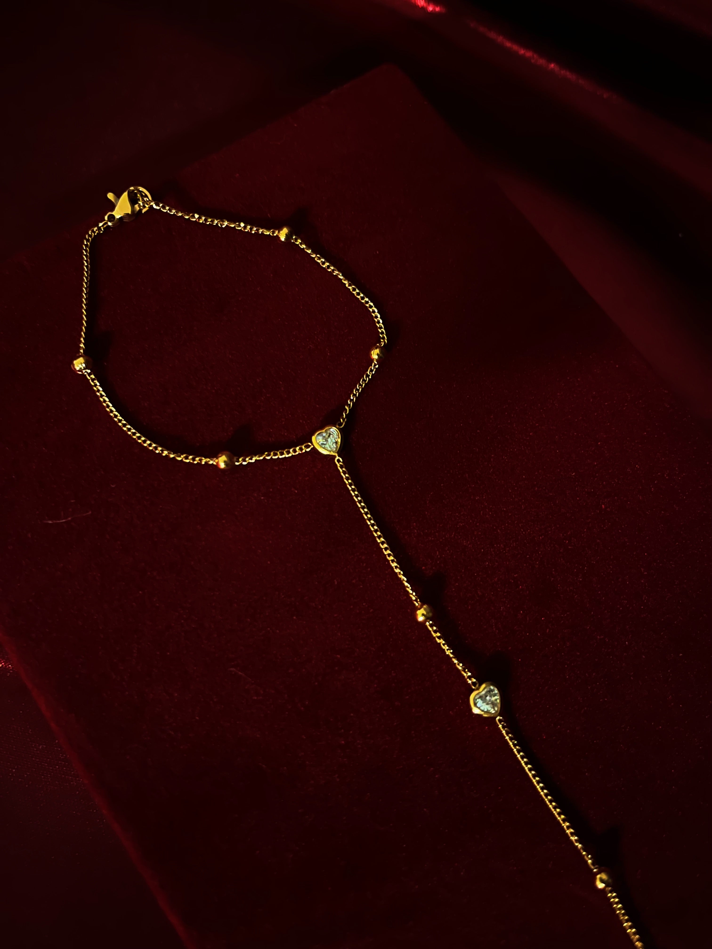 NOOR | Heart Hand Chain