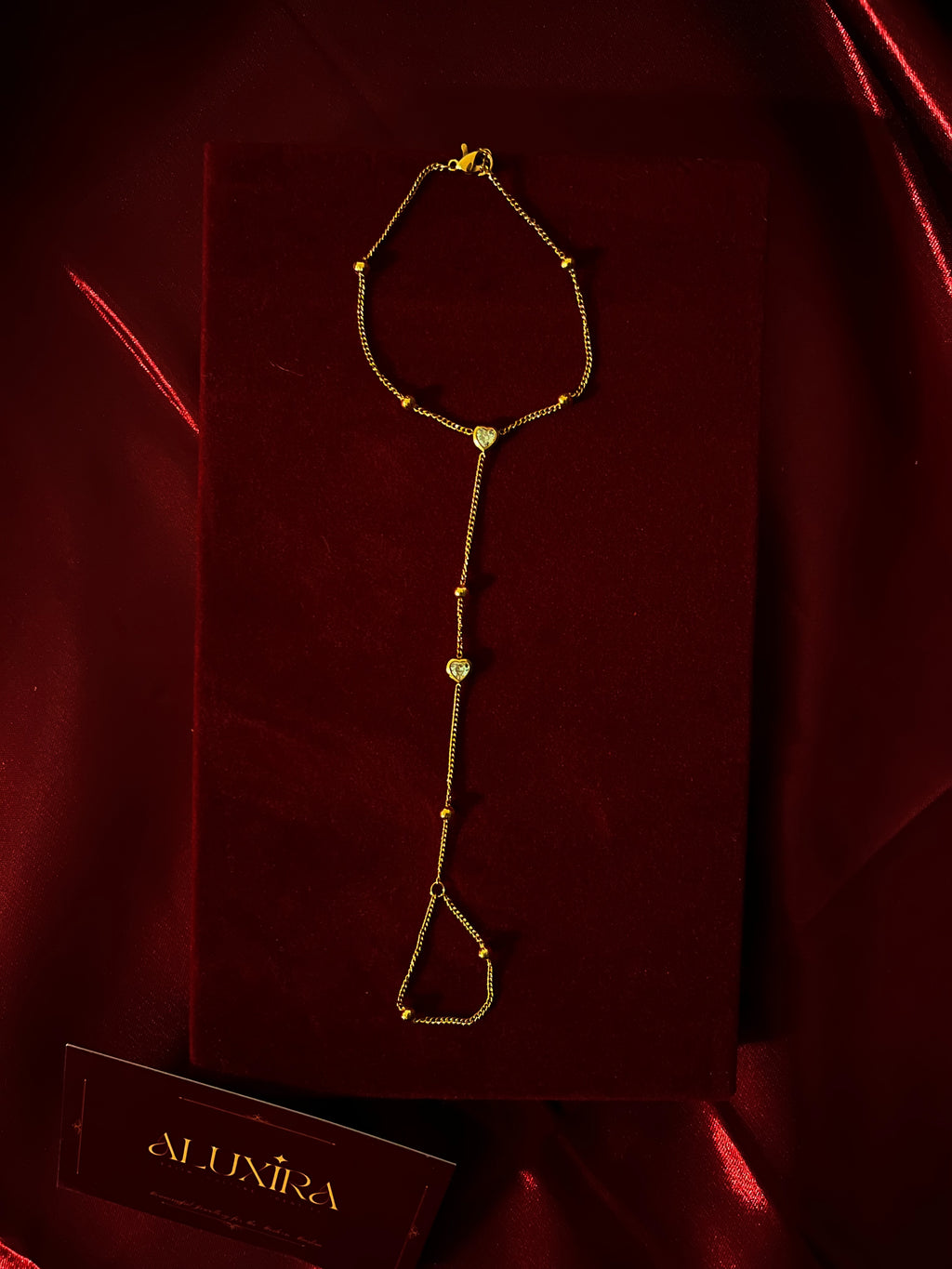 NOOR | Heart Hand Chain